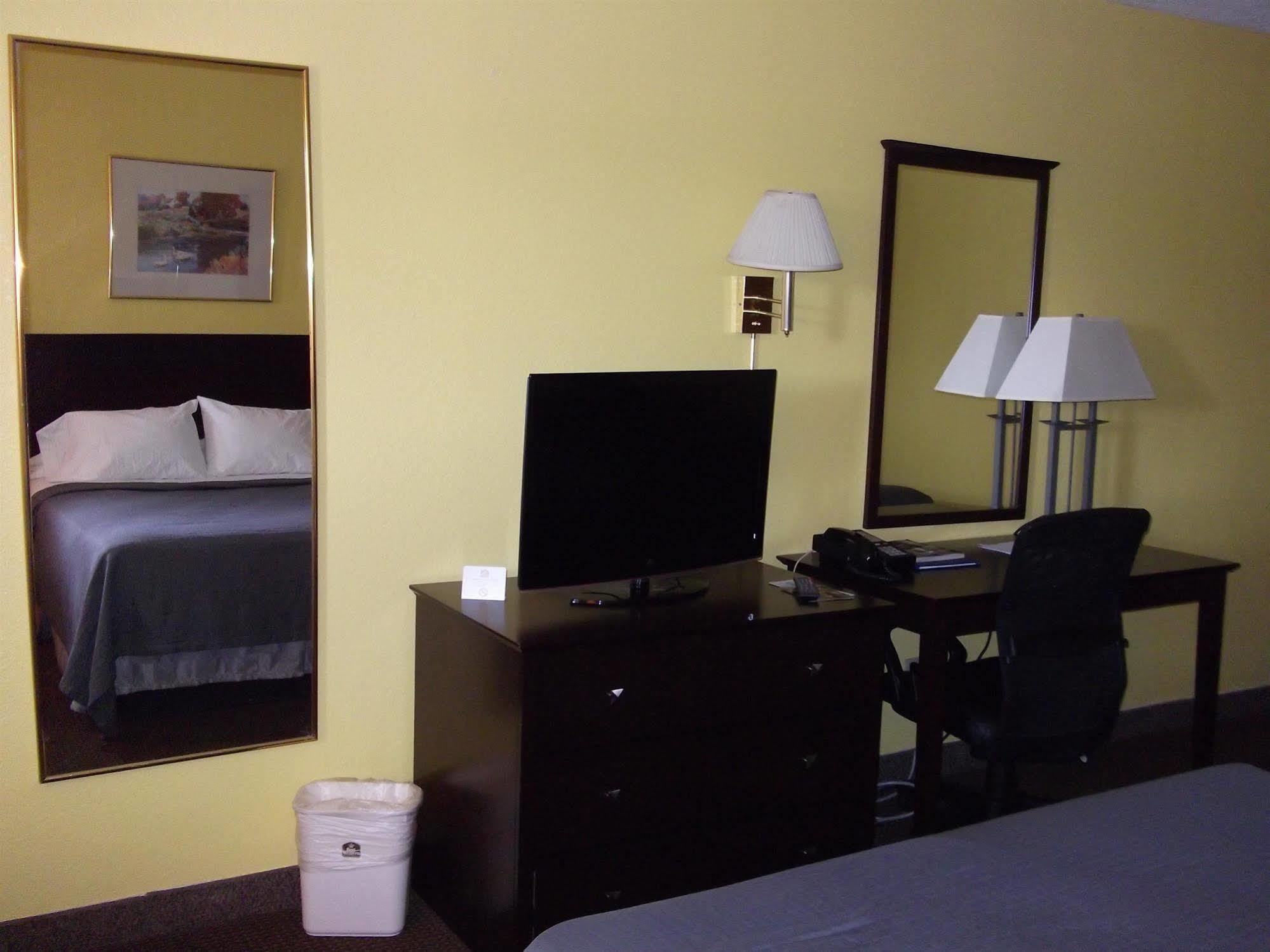 Townsman Inn Larned Ngoại thất bức ảnh
