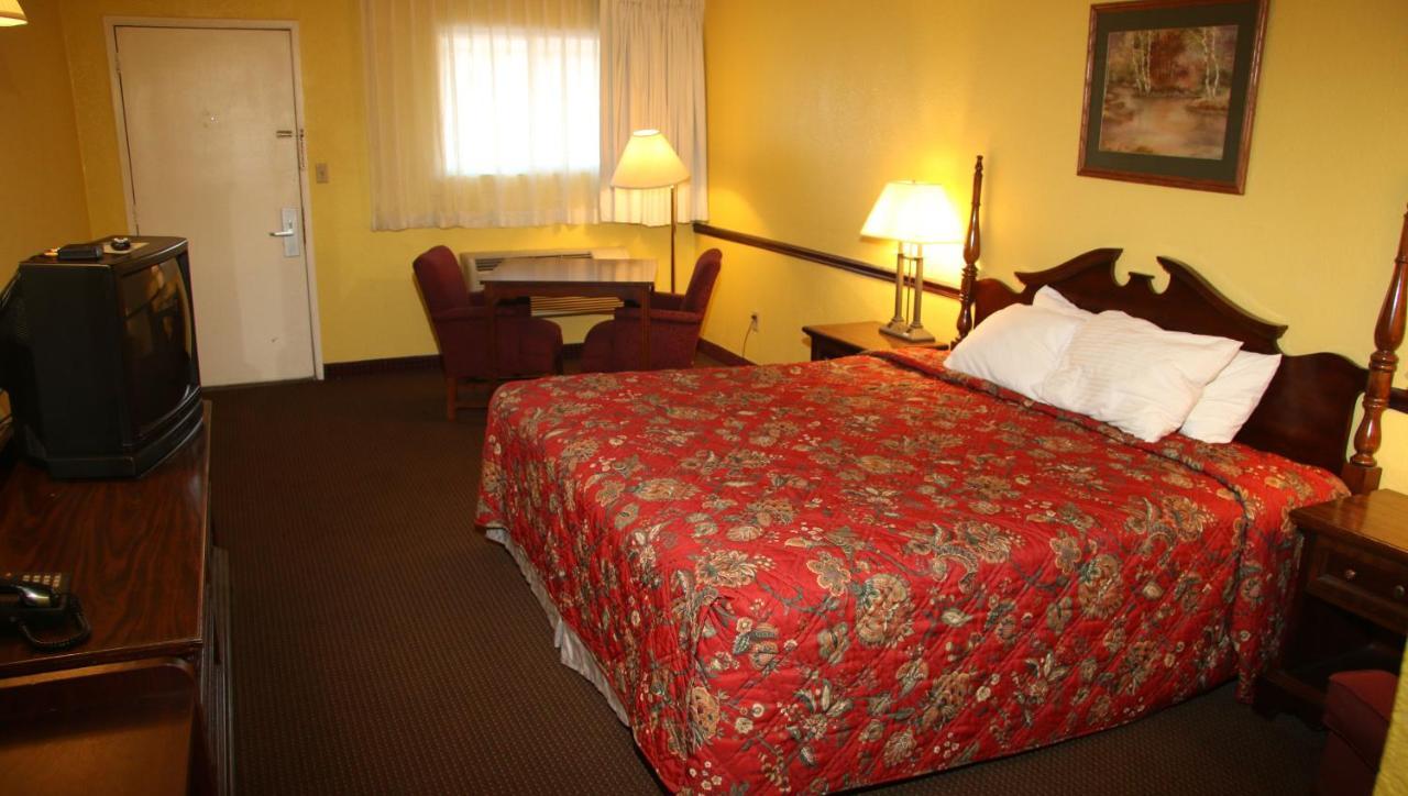 Townsman Inn Larned Ngoại thất bức ảnh